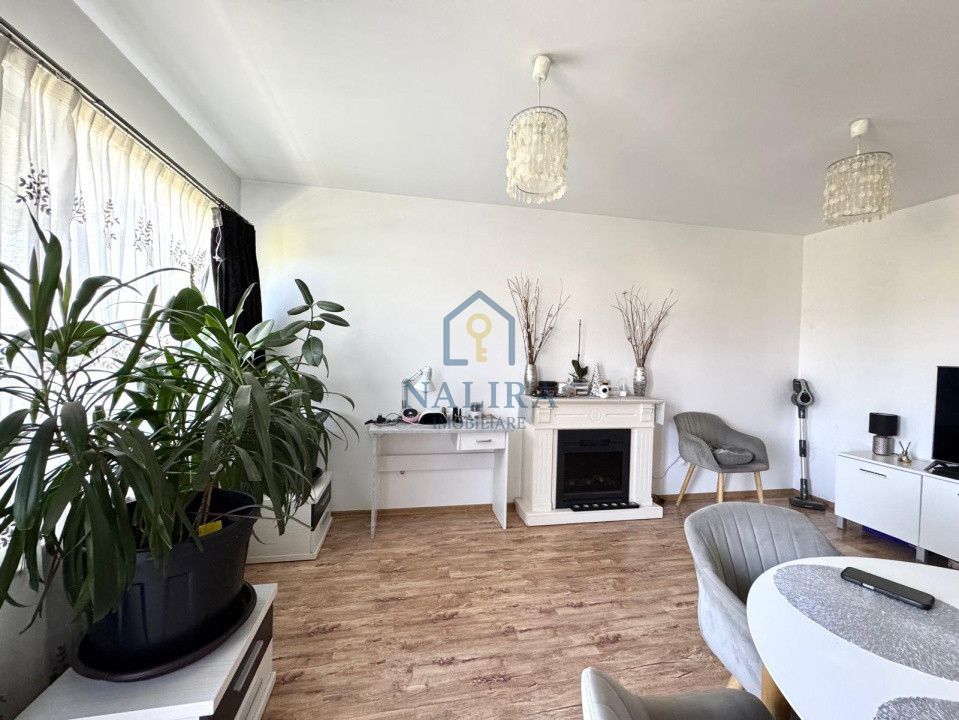 Apartament cu 3 camere de vanzare pe 2 nivele, spatios - Victoriei - Poză 1