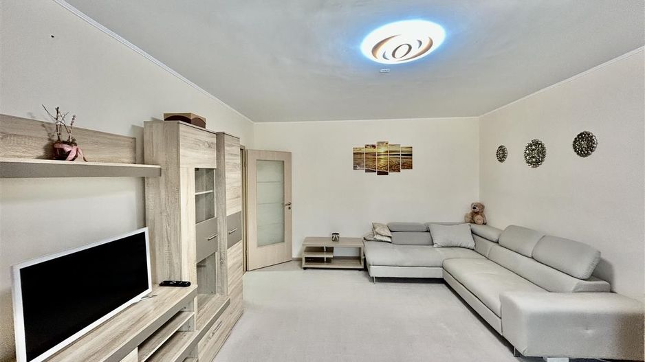 Apartament de închiriat în Sibiu – 3 camere, decomandat, 2 băi, 80 mp - Poză 6