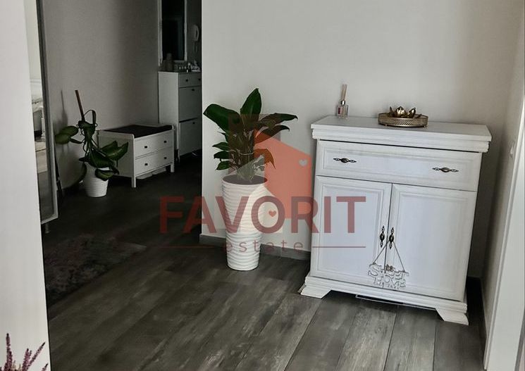 Etaj 1. Mobilat si utilat. Spatios. 2 locuri de parcare - Poză 7