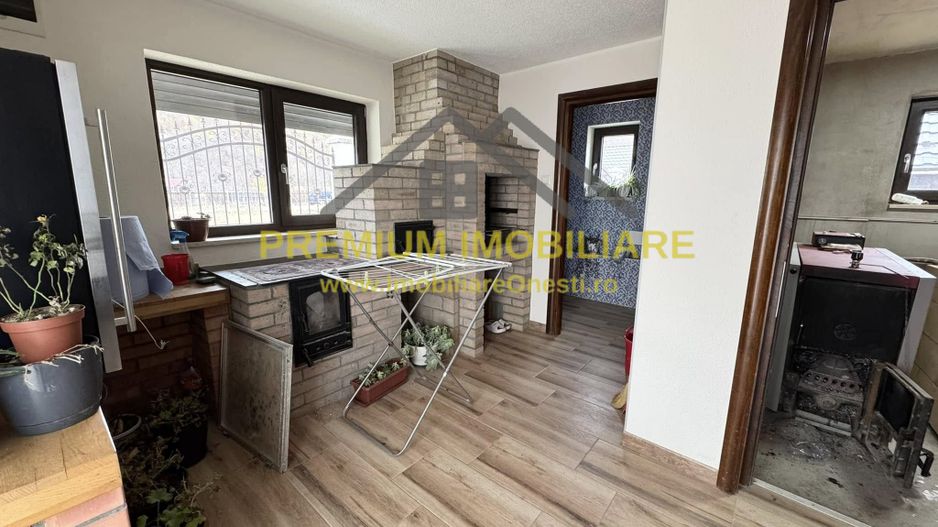 Vila la 13 km de Onesti - Poză 20