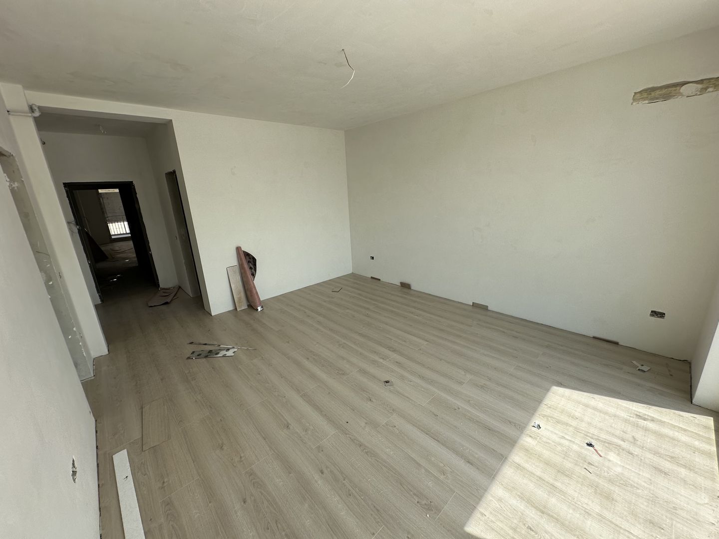 Apartment bloc nou cu lift si loc de parcare inclus - Poză 8