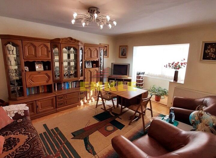 Apartament 3 camere, zona Bd.George Enescu , et.1, mobilat/utilat, pret negociabil ! - Poză 1