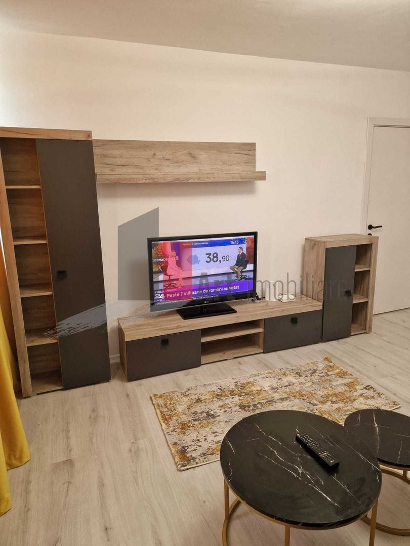 Inchiriez apartament  2 cam,metrou Eroii Revolutiei,complet renovat si utilat mo - Poză 5