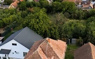 Casă P+M cu grădină generoasă în Ineu - Poză 6