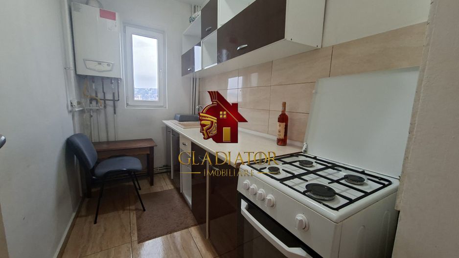 Apartament 3 camere, decomandat, Alexandru cel Bun, et 8 din 10, liber - Poză 3