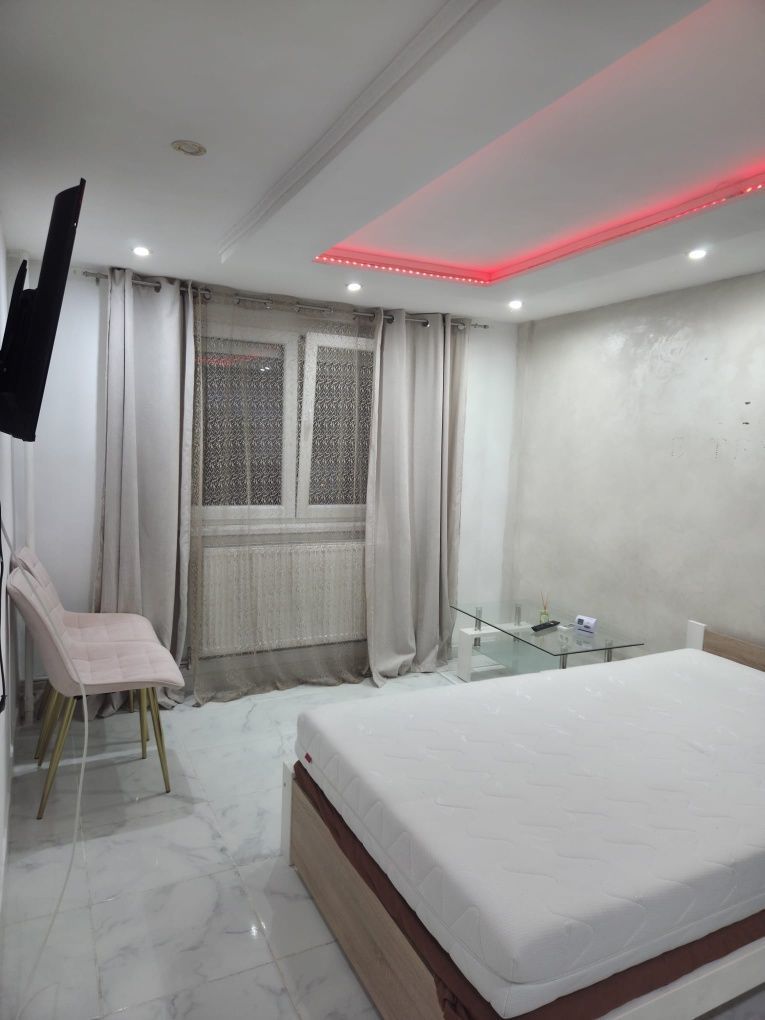 Garsoniera moderna, centrala proprie, AC, 8 min metrou - Poză 1