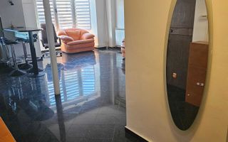 Vanzare Apartament 3 Camere de Prestigiu Stradal  pe Bulevardul Decebal - Poză 1