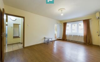 Apartament cu 3 camere în Zona 300 - Poză 3