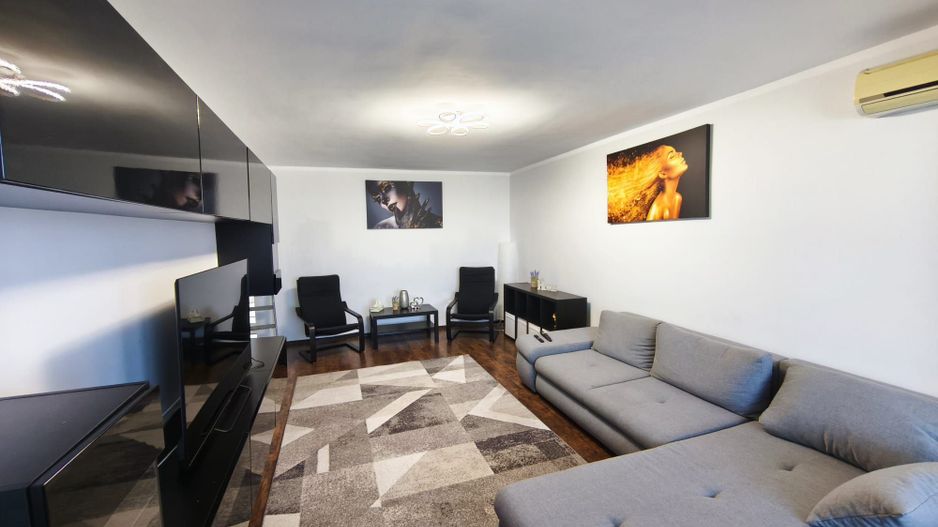 De vanzare apartament cu 3 camere , etaj 8/9 , Faleza, 165.000 euro - Poză 2