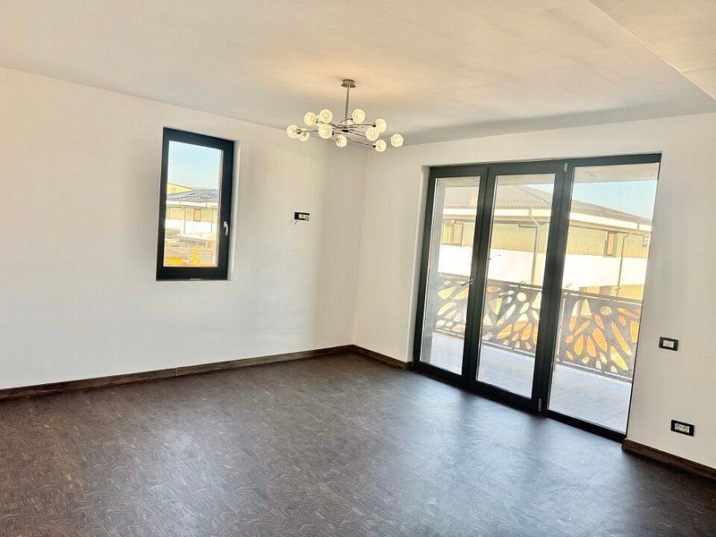 Vila cu bucatarie inclusa -otopeni central - Poză 10