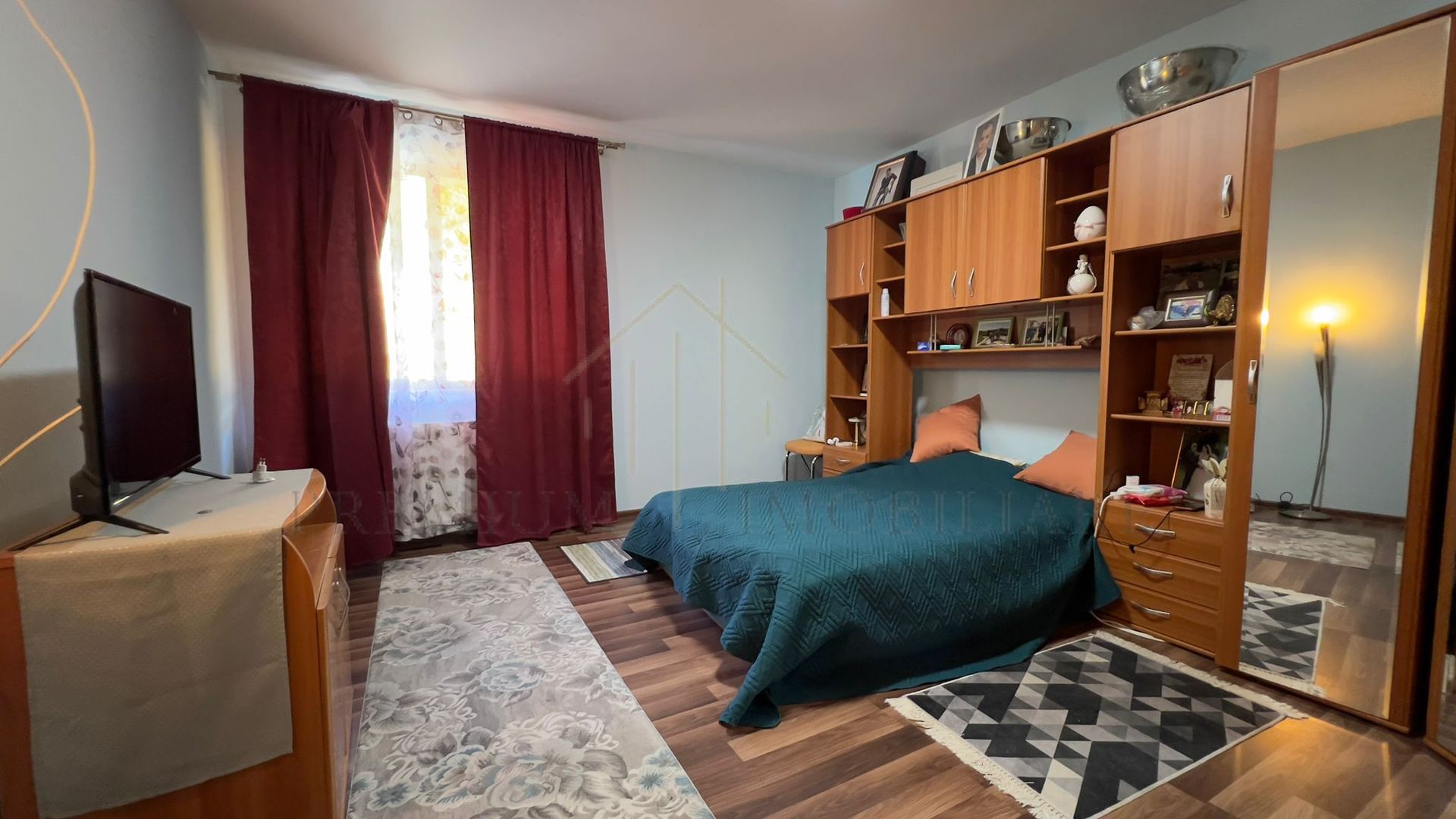 Vilă P+M cu teren de 4.200 mp – Onești - Poză 12