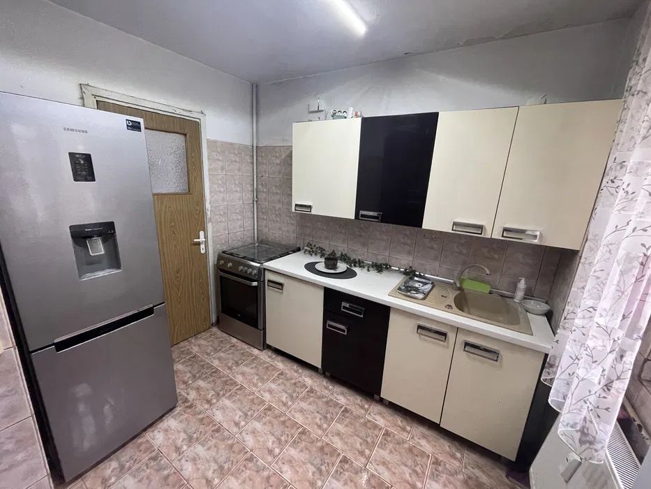 Vanzare Apartament 4 camere, 80mp, 2 bai, in Titan, 2 min metrou - Poză 4