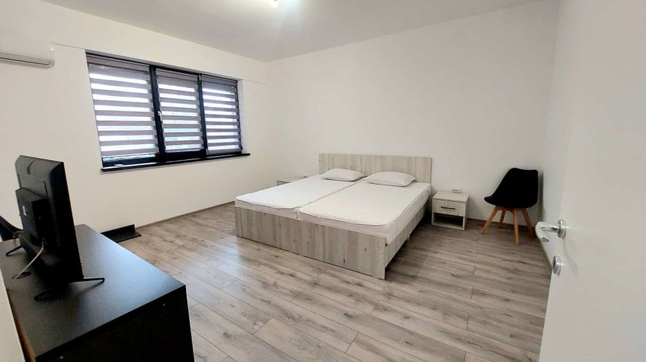 Garsoniera, 42 mp, decomandata, bucatarie 11 mp, mobilata/utilata - Poză 1