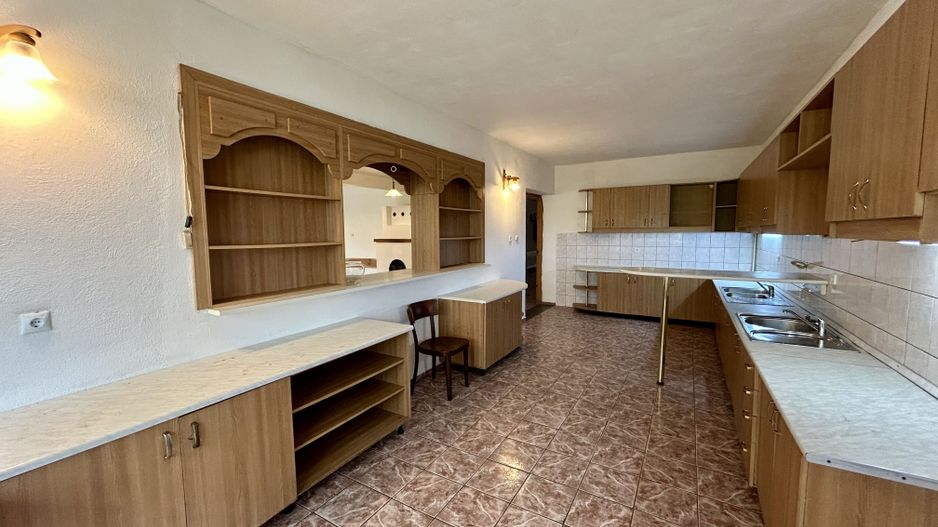 Pensiune cu potențial deosebit, vedere spectaculoasă spre Piatra Craiului - Poză 13