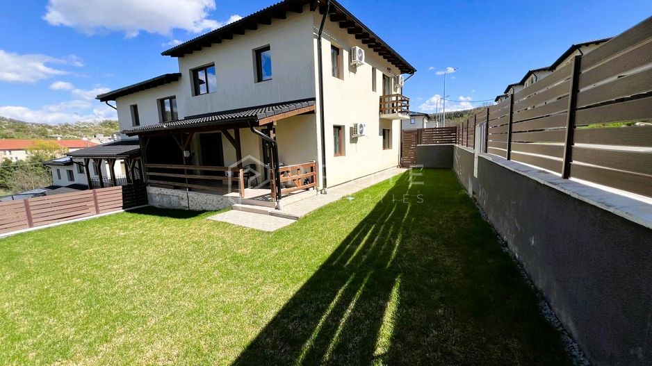 Casă Duplex de vânzare – Corunca | Design deosebit, aproape de pădure - Poză 21