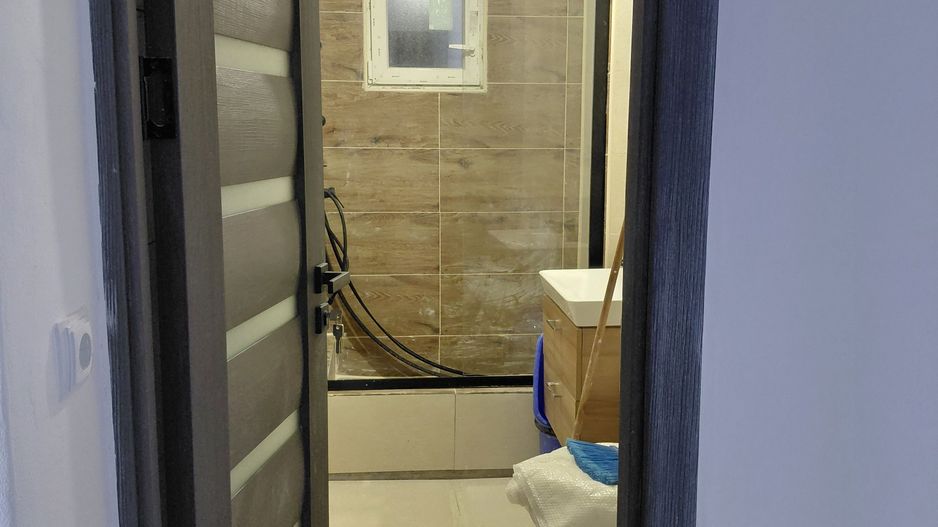 🏡 Apartament 2 camere  dec | Micro 13 | Etaj 4/5 | 55 mp totali ,liber - Poză 5