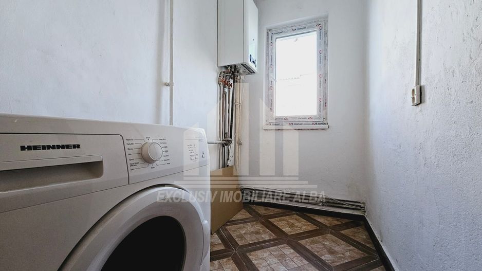 Apartament cu 4 camere de vanzare, Cetate - Poză 9