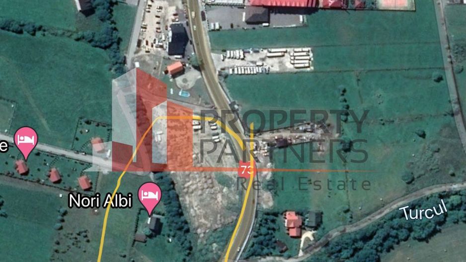 Teren la intrarea in Bran la strada principala - Poză 1