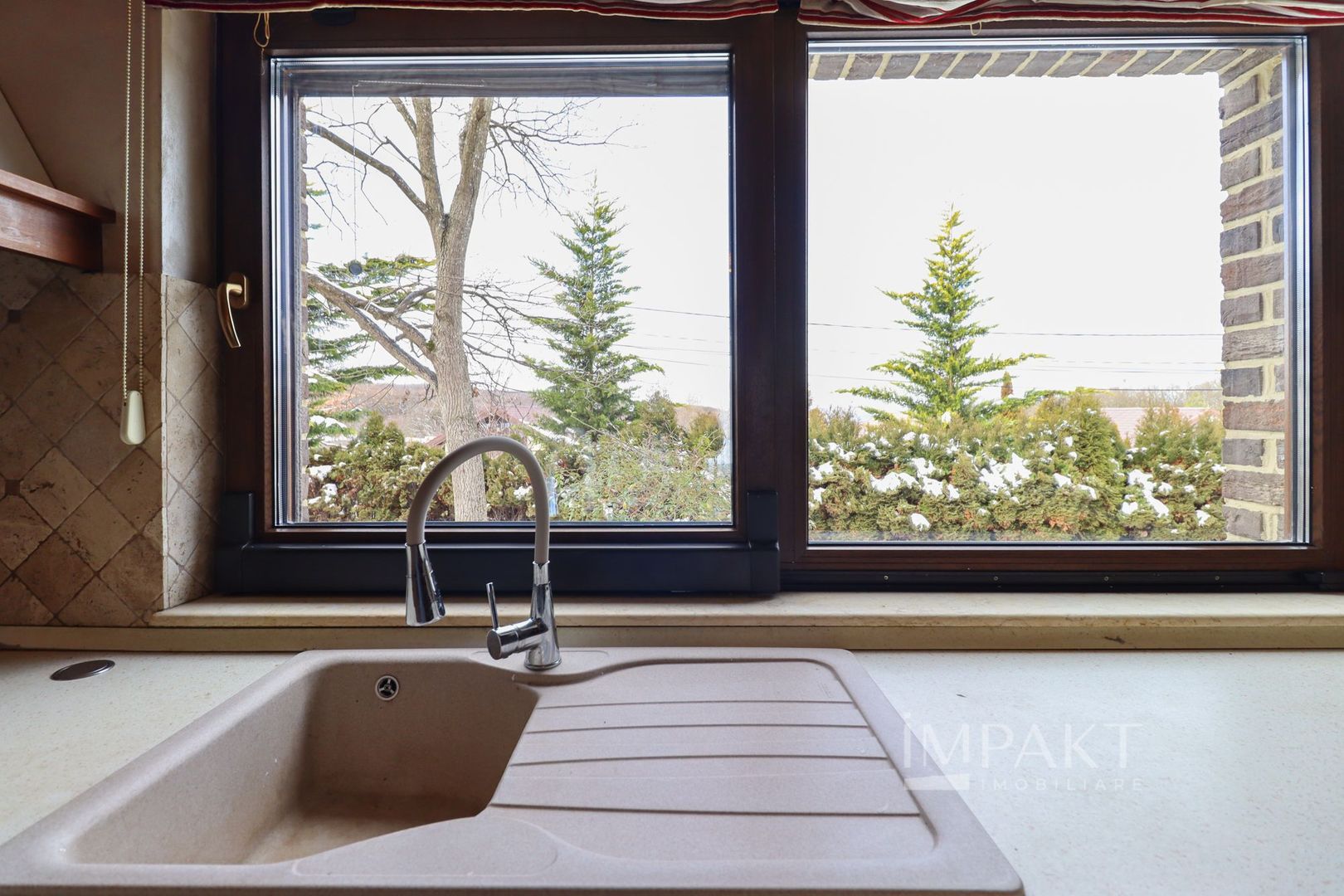 Casa deosebita cu teren de 900mp in cartierul Faget - Poză 10