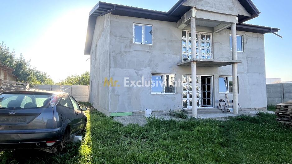 Casa la gri, 7 camere, 2 bai - Poză 1