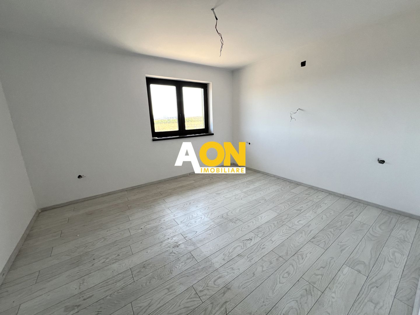 Casa individuala cu 4 camere, 2 bai, terasa, 800mp teren, Sp+P+1E - Poză 8