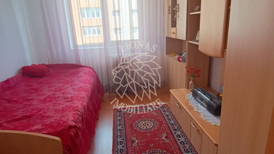 Apartament decomandat 4 camere 82 mp util-balcon-2 bai-Zona Nasaudului - Poză 4