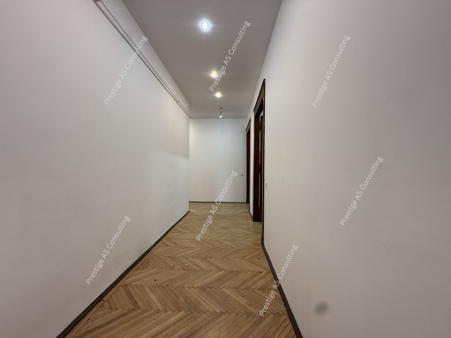 Apartament Patrimonial 150 mp | Balcon cu vedere directa spre Piata Victoriei - Poză 23
