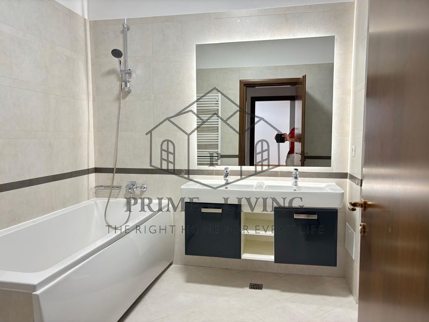 LUXURIOUS  4-ROOM APARTMENT FOR RENT NEAR KISELEFF PARK - Poză 6