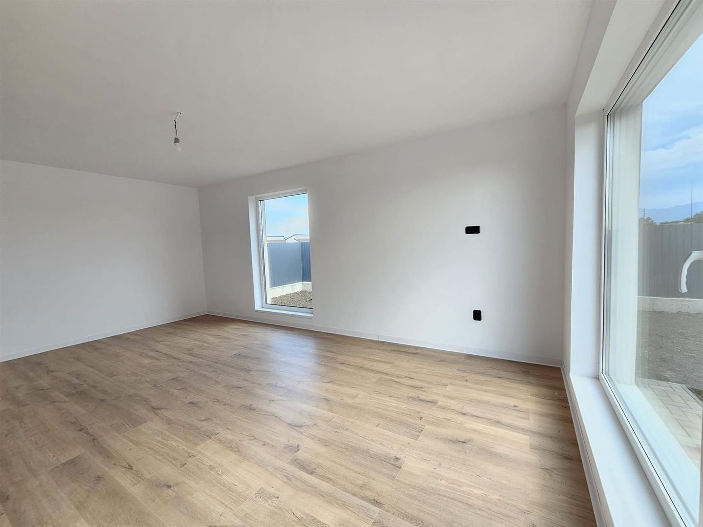 Casa Individuala cu 4 camere Sanpetru - Poză 2