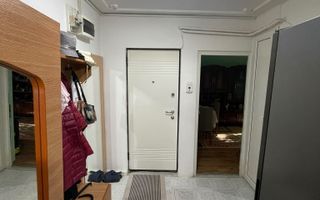 Apartament 3 camere, statia Padurii- Tatarasi, bloc '80 - Poză 1