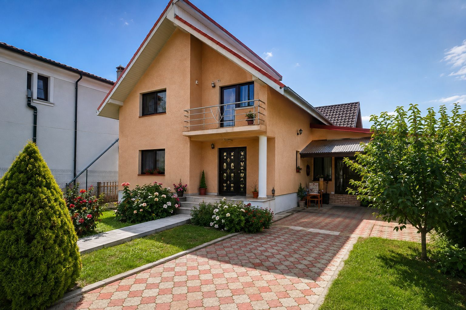 Casă individuală | 160 mp utili | 560 mp teren | Vizavi de intrarea în - Poză 1