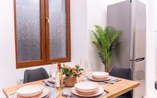 Apartament renovat in cladire istorica - Poză 15