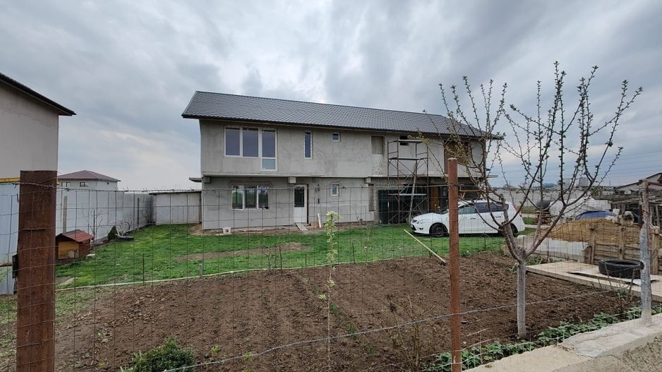 Duplex P+1+M, 251 mp utili, teren 340 mp – Domnești - Poză 1