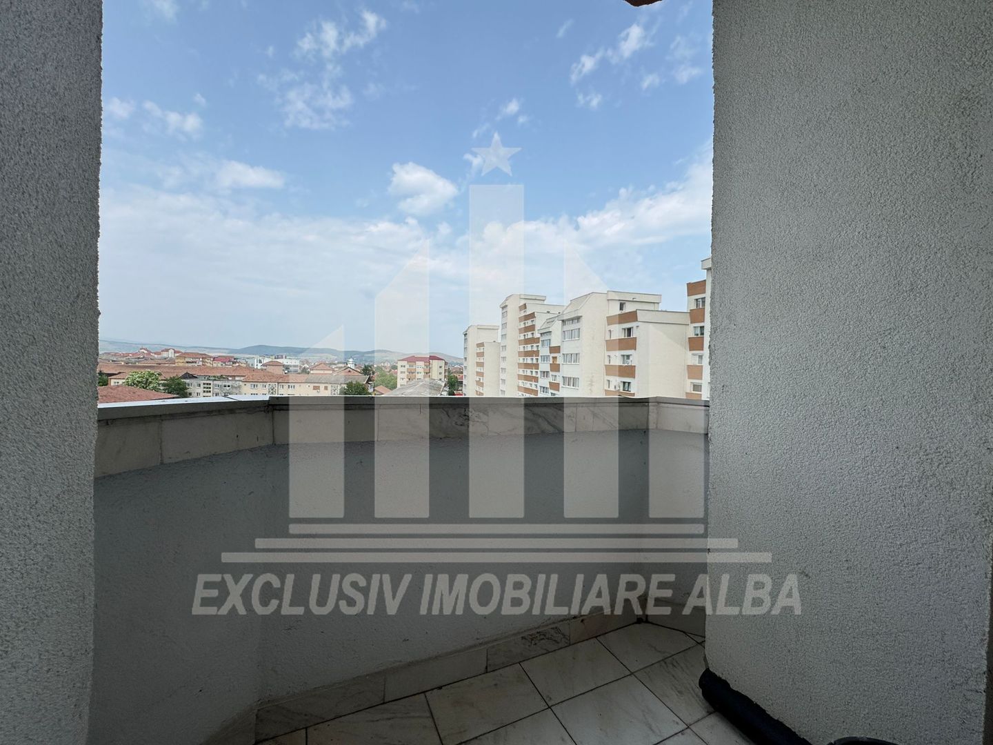 Garsoniera decomandata de inchiriat, Cetate - M-uri - Poză 8