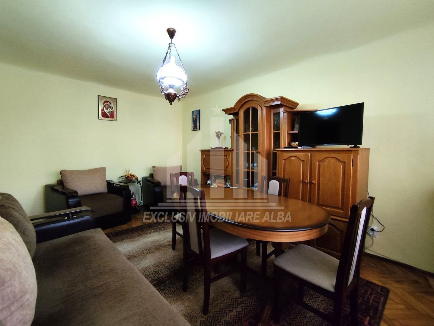 Apartament cu 4 camere decomandate, Cetate - Poză 1