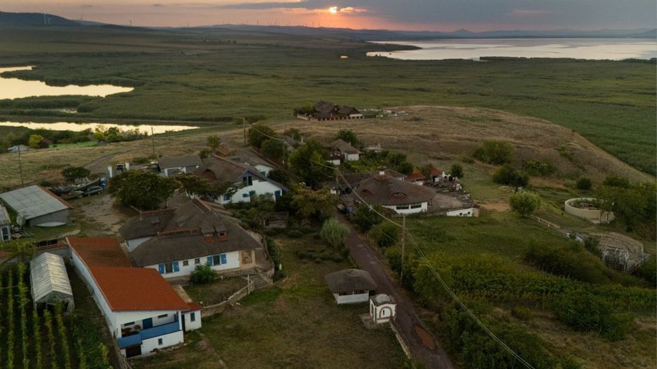 Complex turistic de vanzare in Enisala / Tulcea - Poză 14