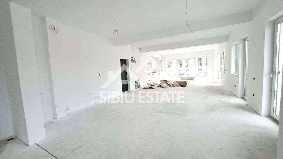 Spatiu comercial 190 mp vitrine la strada, dublu acces, parcari - Poză 9
