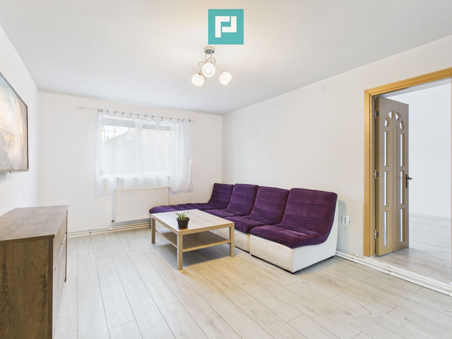 Casă spațioasă cu 4 camere în Vladimirescu - Poză 2