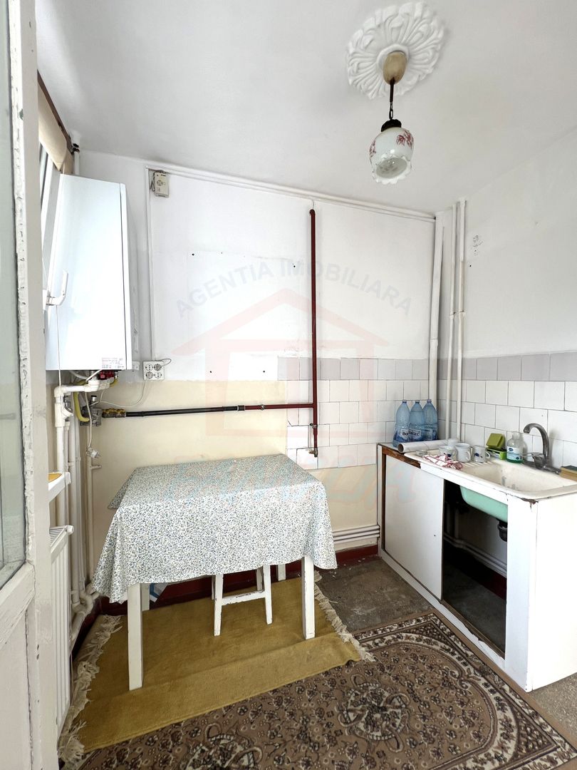 🏡 Apartament 2 camere, etaj 3, stradal – zonă excelentă Micro 40 - Poză 9