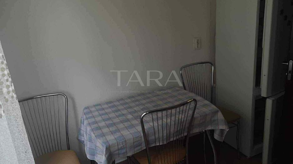 Apartament cu 2 camere, complet mobilat, într-o zonă liniștită. - Poză 2