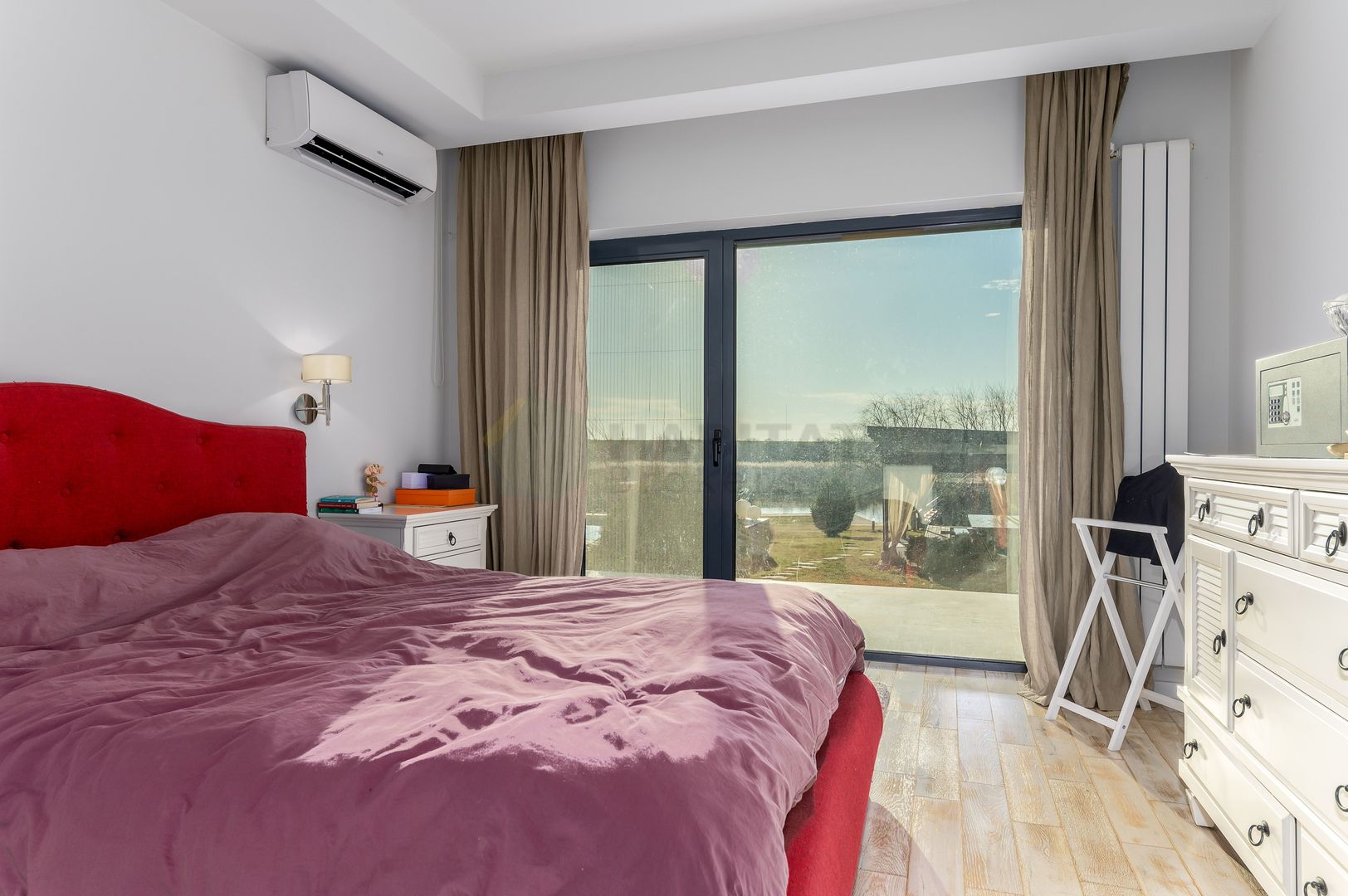 Deschidere catre lac | Piscină & Garaj pentru Barcă | Comision 0 - Poză 25