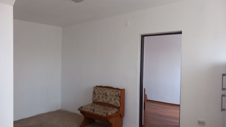 BRASADAS vinde ap 2 cam 33mp CARAMIDA la etajul 4 în Micro 14. - Poză 1