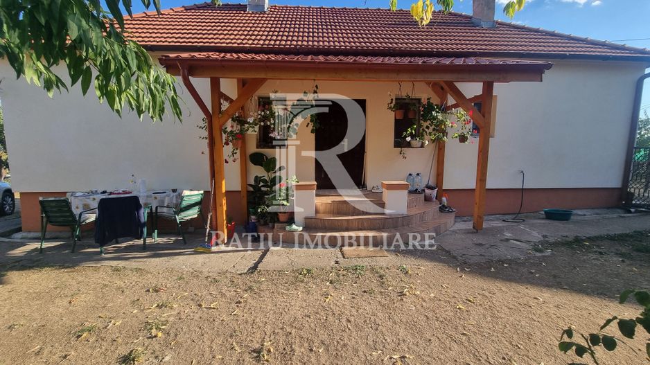 Casă renovata cu teren generos | Anexe | Gurasada | Hunedoara - Poză 2