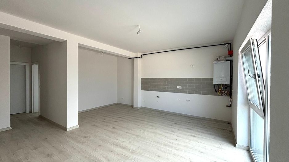 Apartament cu 3 camere la super pret, zona Mehala - Poză 1