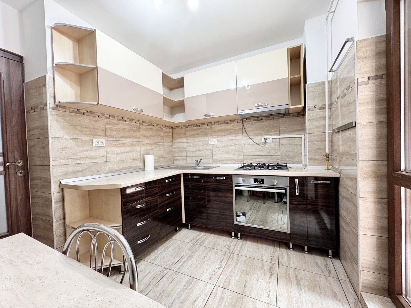 REZERVAT! Apartament decomandat, etaj 1 cu balcon, Calea Iuliu Maniu. - Poză 8