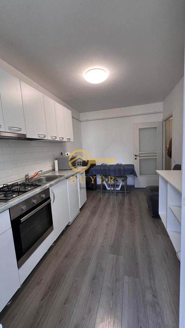 Garsoniera pe Pictor Brana, Selimbar- Etaj 1, loc de parcare privat - Poză 2