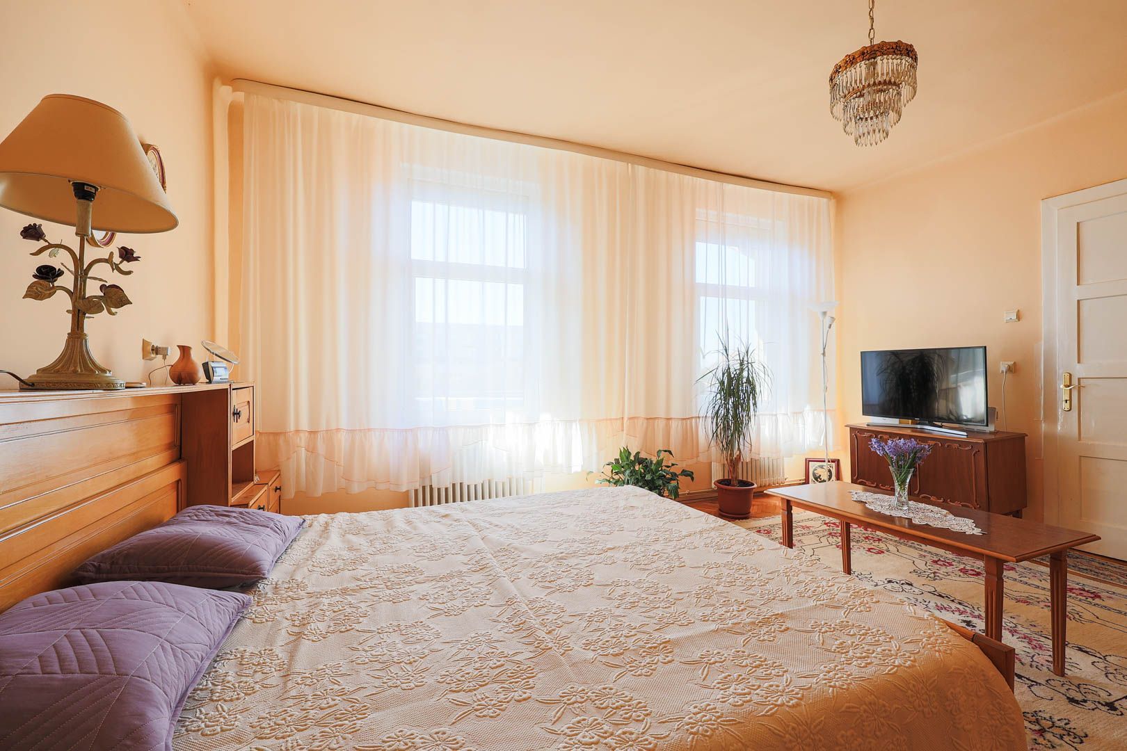 Apartament 2 camere pe Bulevardul Revolutiei - Poză 2