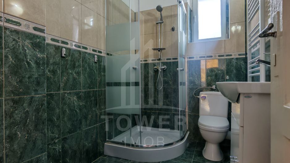 De închiriat apartament 3 camere  etajul 1 zonă ultracentrală. - Poză 7