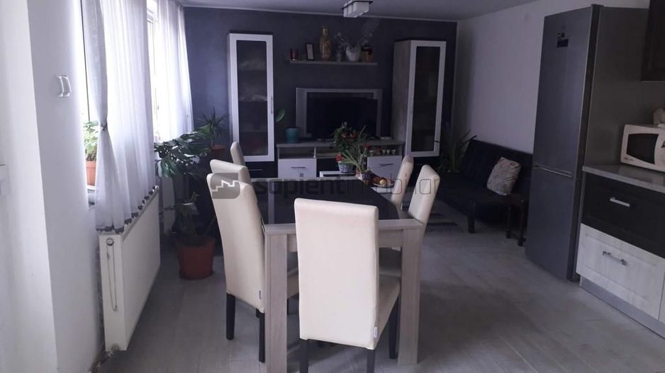 Sapient | Casa cu 2 nivele in Oradea - Poză 9