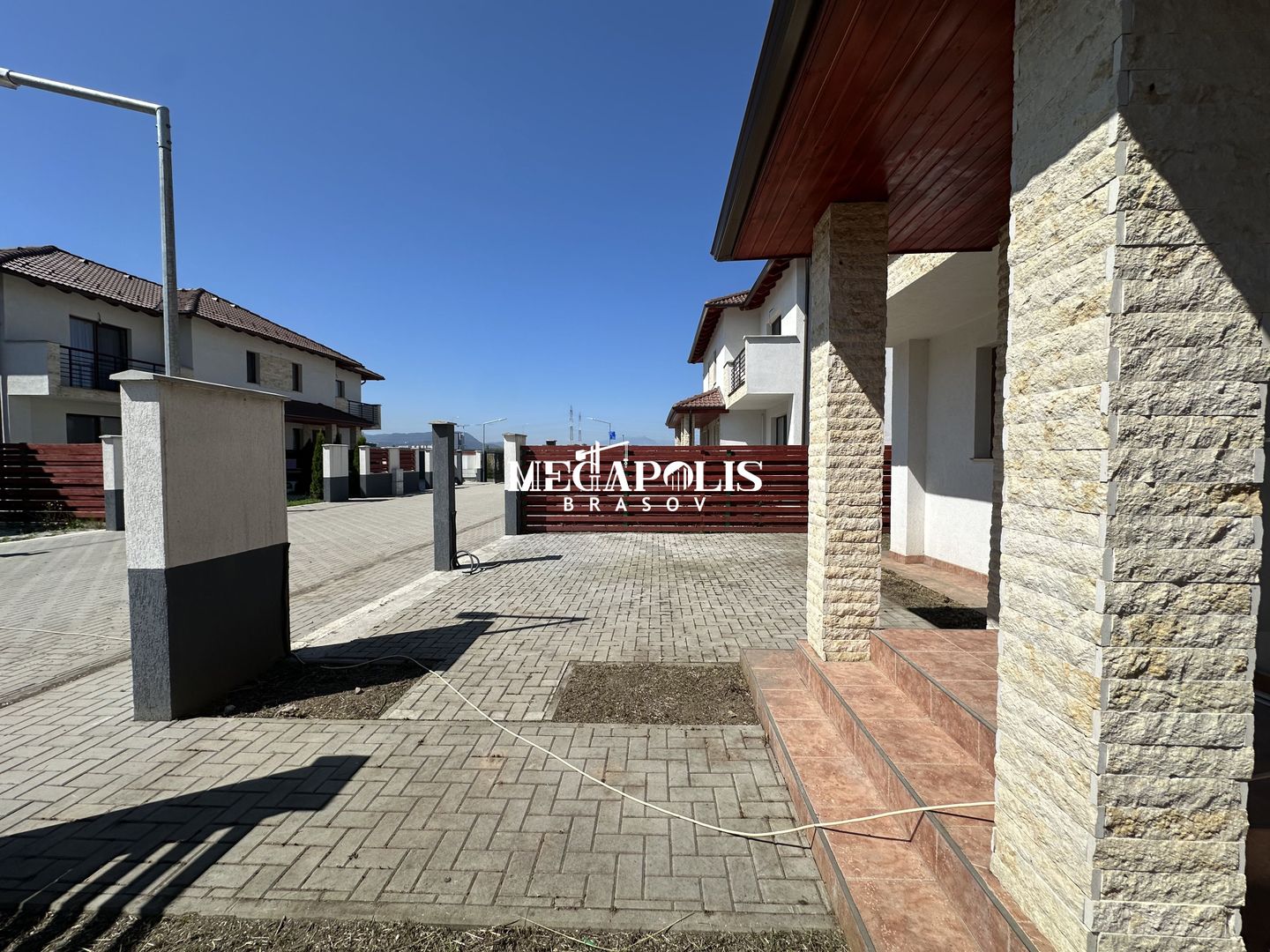 Intrarea in Sanpetru / Cartier Privat / Credit - Poză 28
